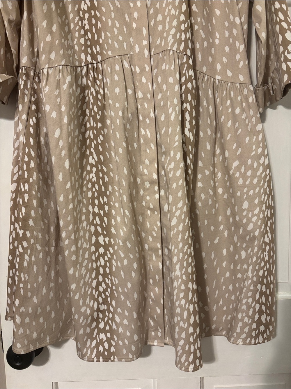 Like New!! Tuckernuck Beige and White Spot Midi Dress - Picture 2 of 11